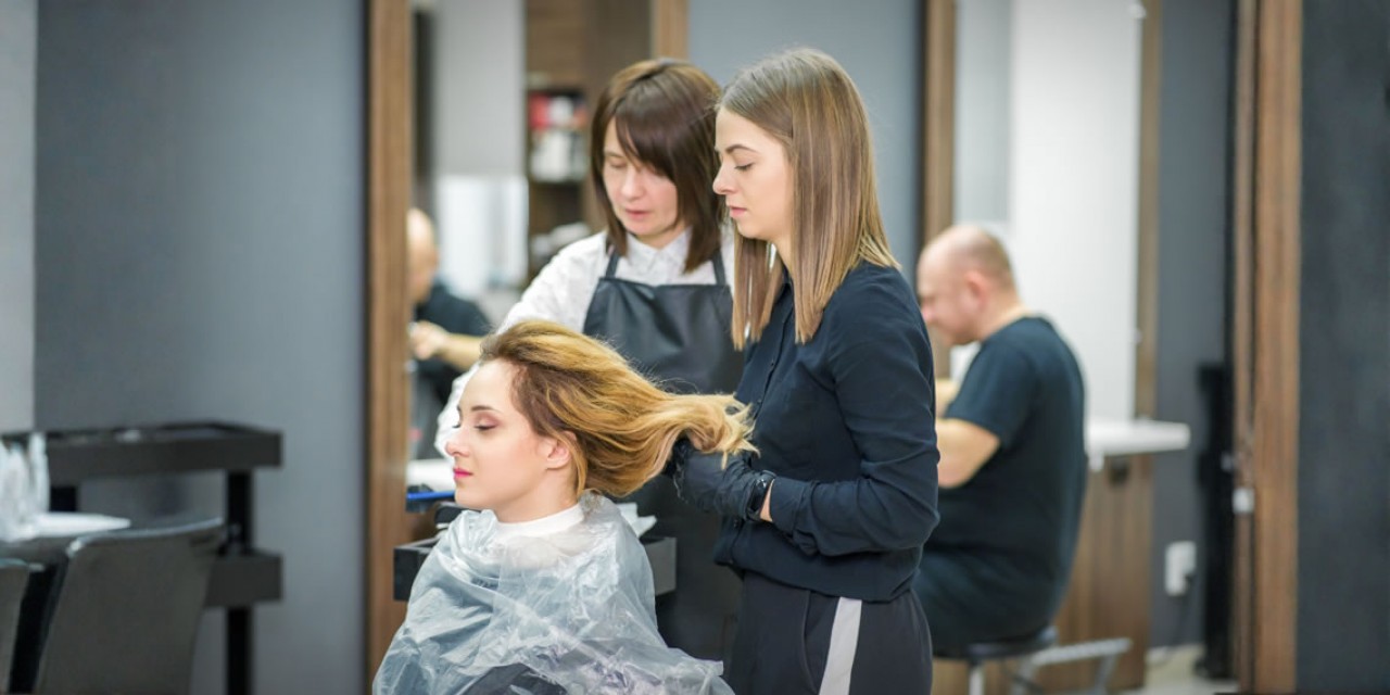 Curs gratuït de perruqueria - Talent Jove